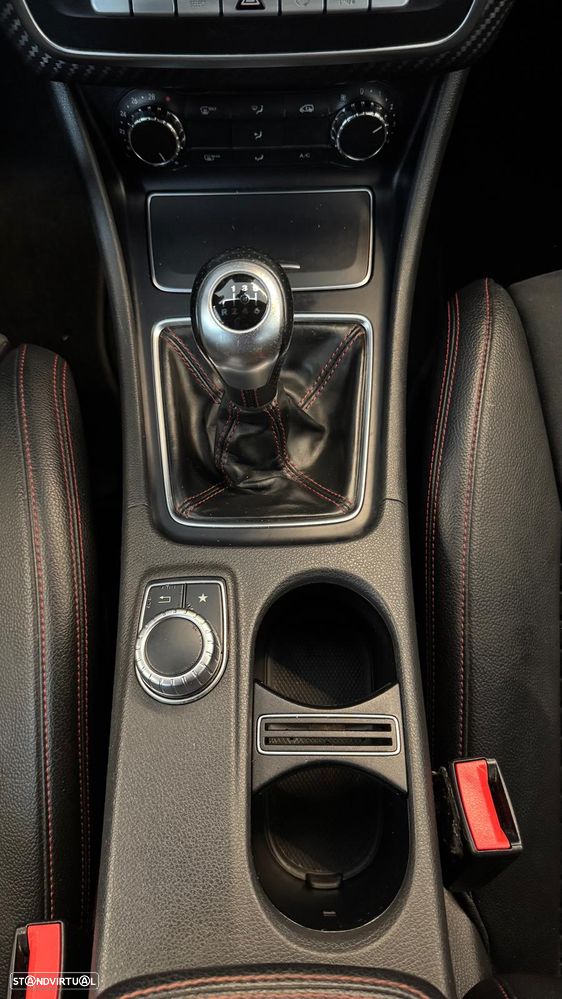 Mercedes-Benz A 180 d AMG Line - 21