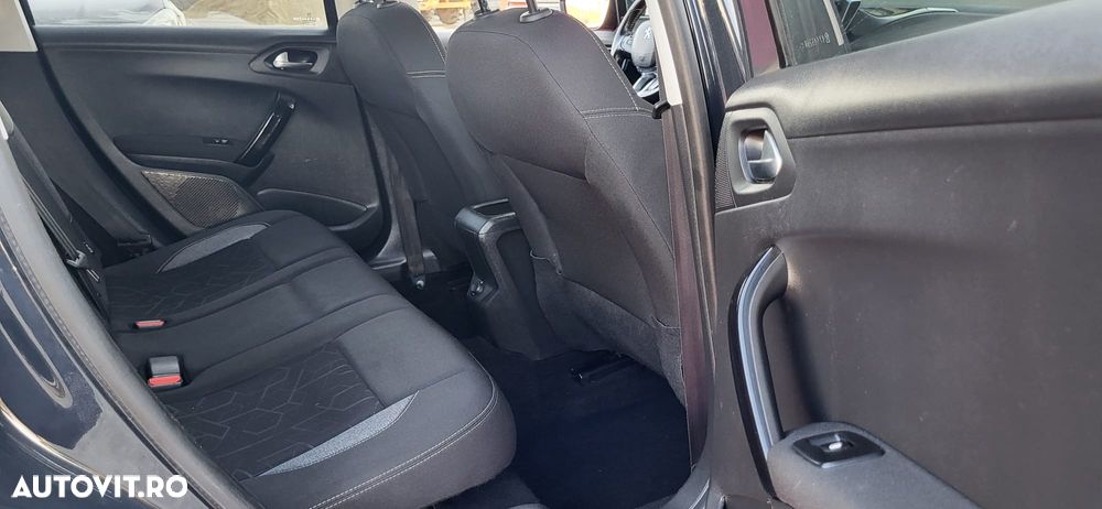 Peugeot 2008 1.2 VTi Access - 25