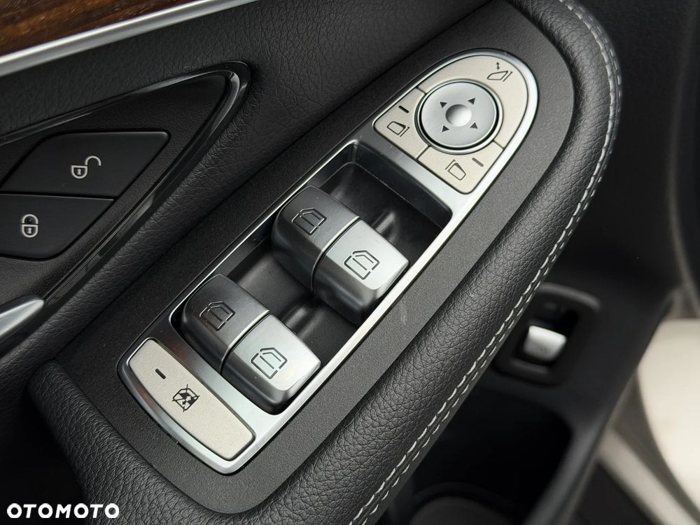 Mercedes-Benz GLC 300 4Matic 9G-TRONIC AMG Line - 14