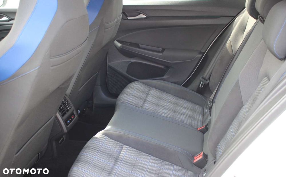 Volkswagen Golf - 16