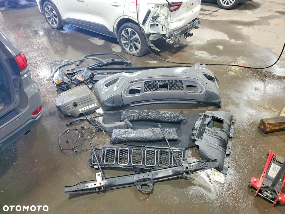 Jeep Grand Cherokee - 13