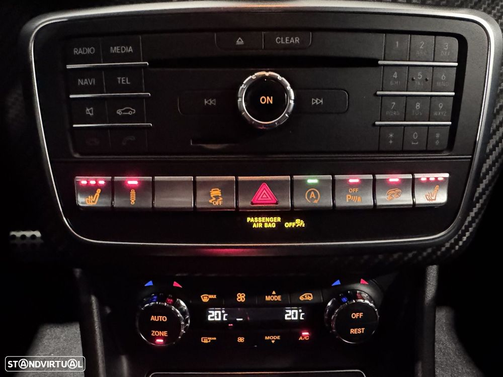 Mercedes-Benz A 45 AMG 4Matic Speedshift 7G-DCT PETRONAS 2015 World Champion Edition - 30