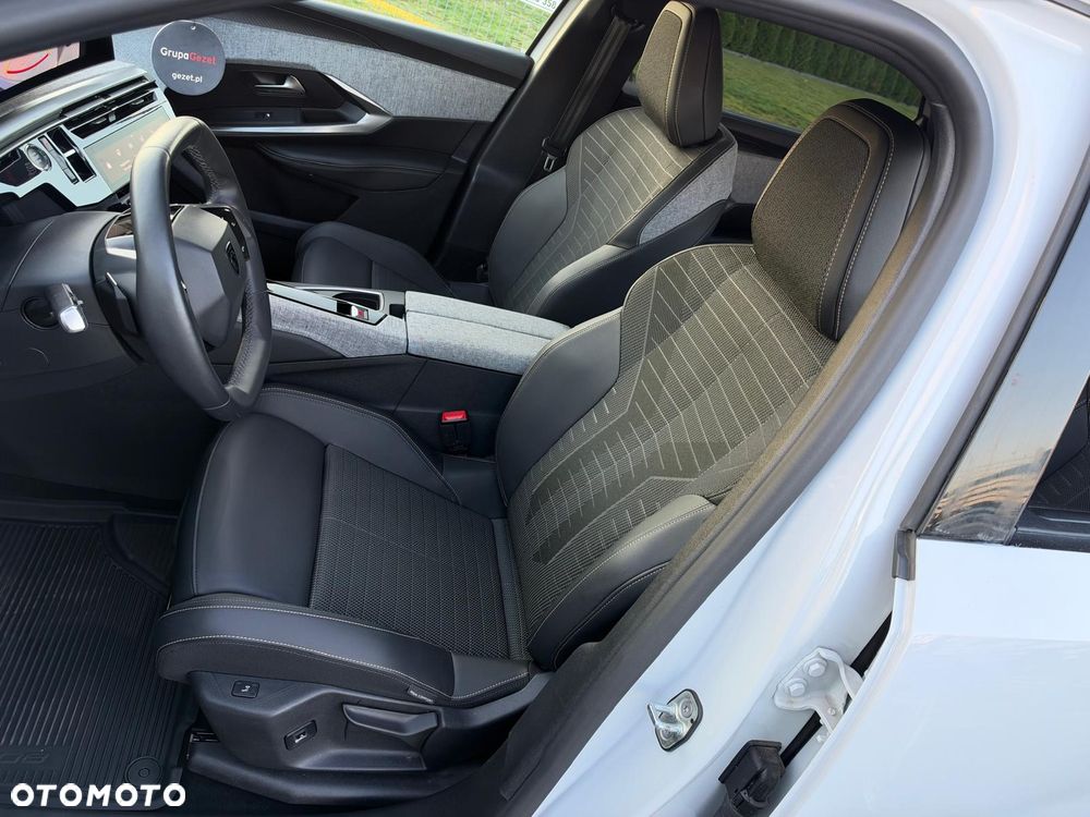 Peugeot 5008 1.2 PureTech mHEV Allure Pack S&S e-DCS6 - 11