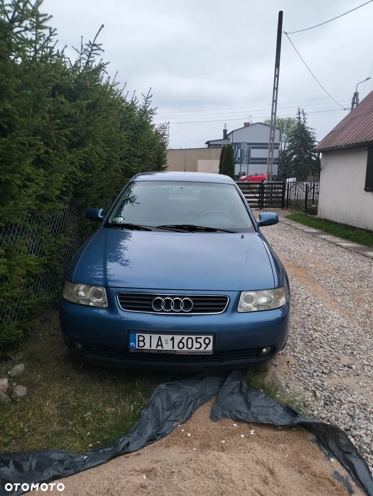 Audi A3 3-drzwiowe 1.8 Attraction - 1