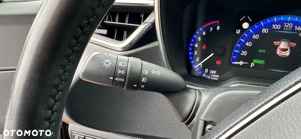 Toyota Corolla 2.0 Hybrid Executive - 26