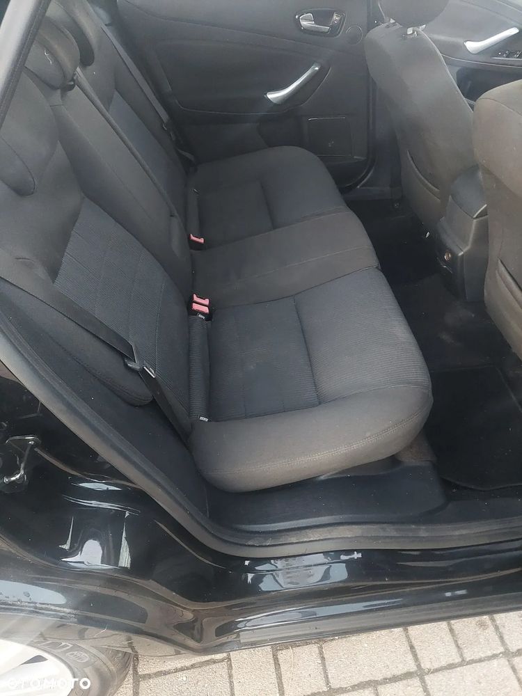 Ford Mondeo 1.6 Ambiente - 9