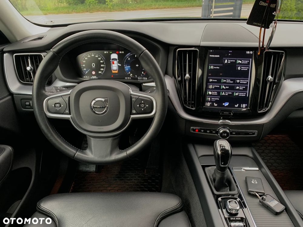 Volvo XC 60 D4 Drive-E Momentum - 27
