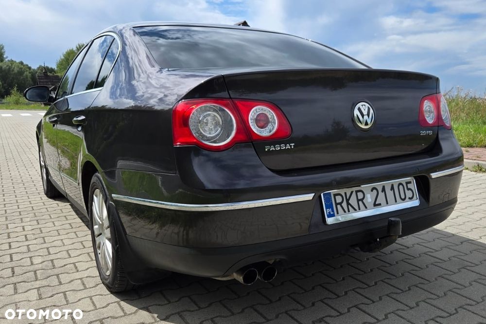 Volkswagen Passat 2.0 FSI Comfortline - 6