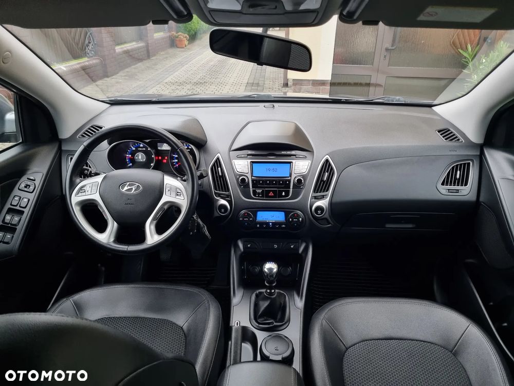 Hyundai ix35 2.0 CRDi 4WD Fifa World Cup Gold Edition - 15