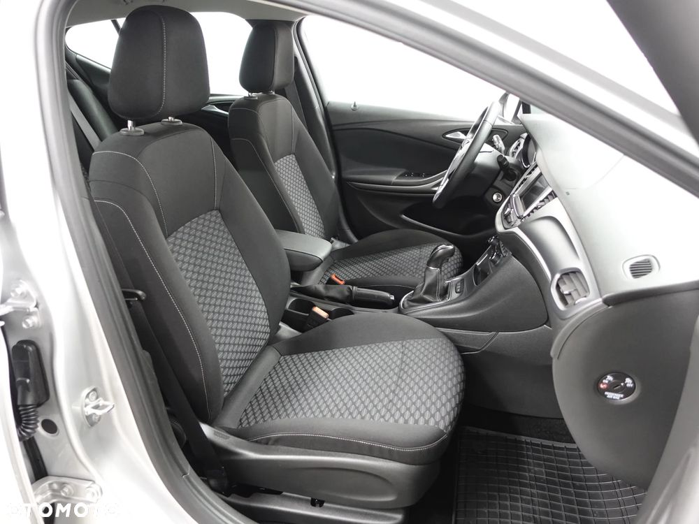 Opel Astra 1.2 Turbo Edition - 25