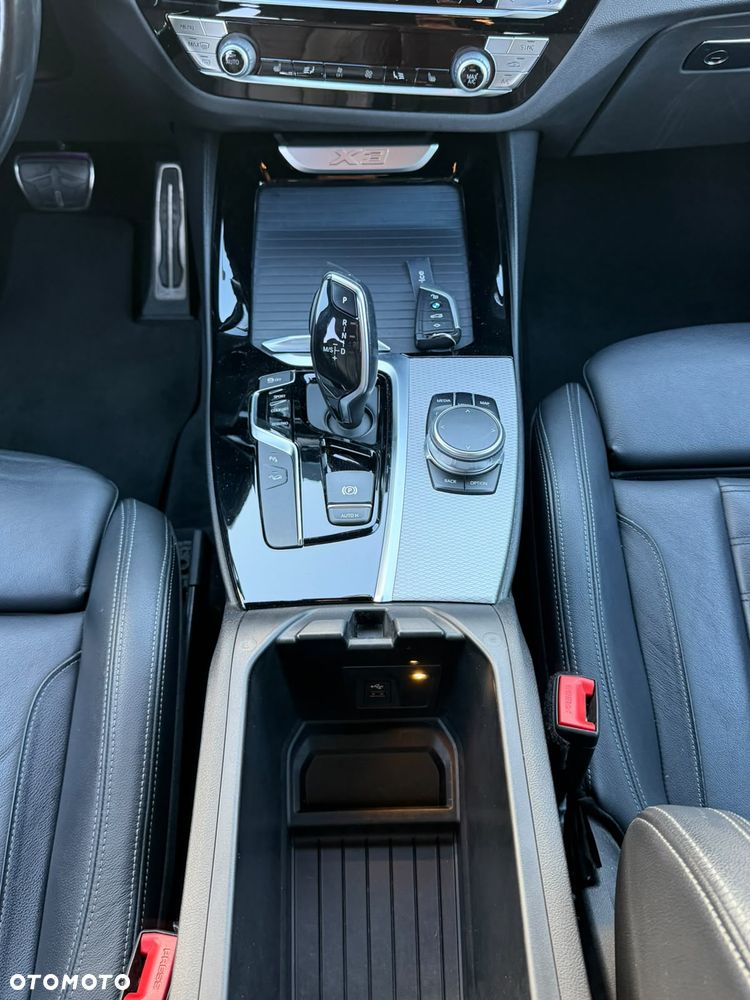 BMW X3 xDrive20d - 16