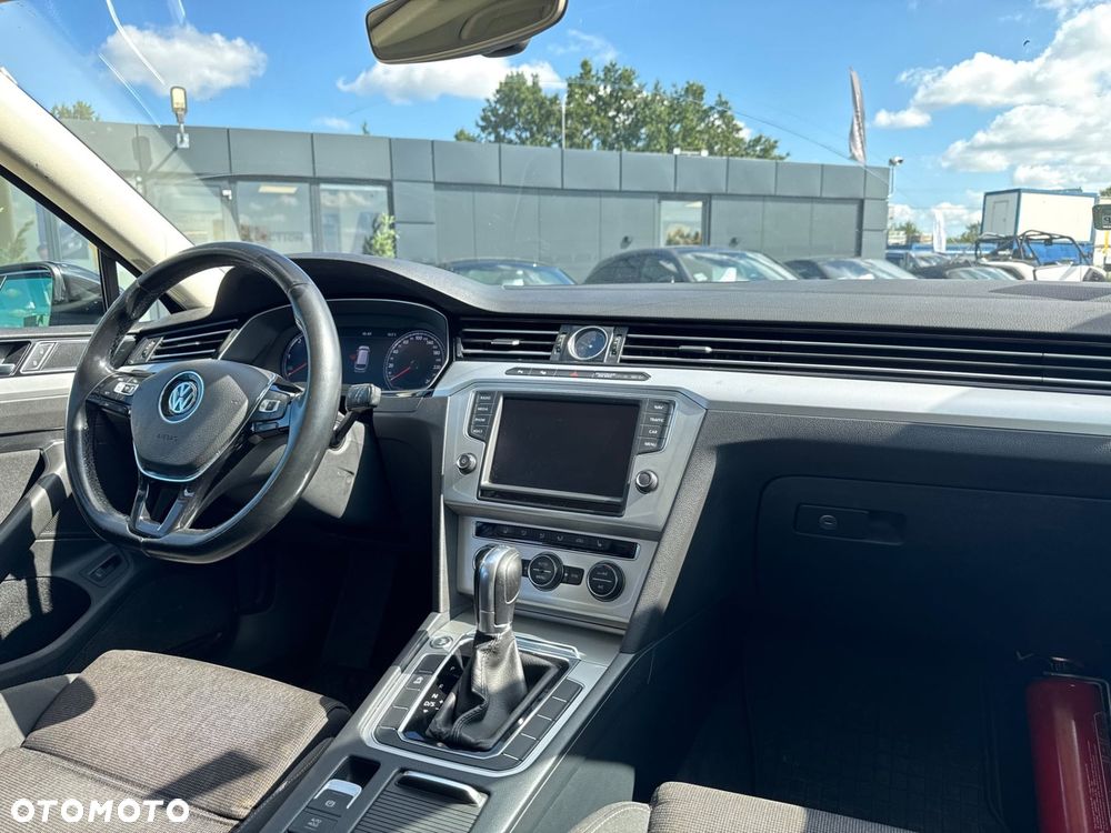 Volkswagen Passat Variant 2.0 TDI DSG (BlueMotion Technology) Comfortline - 17