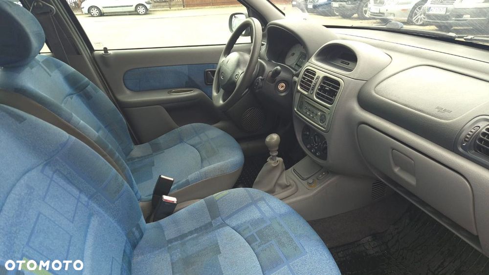 Renault Clio - 8