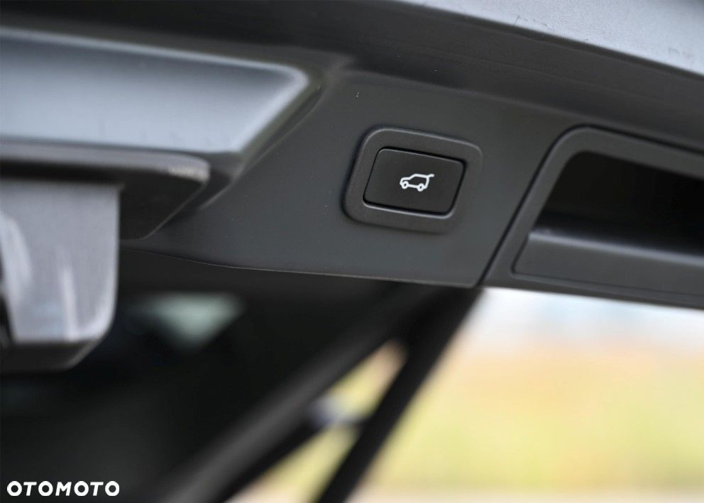 Land Rover Range Rover Velar 3.0 D300 mHEV SE - 17
