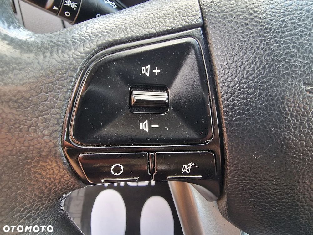 Kia Rio - 15