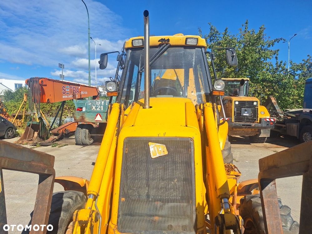 JCB 3Cx 4X4 - 31