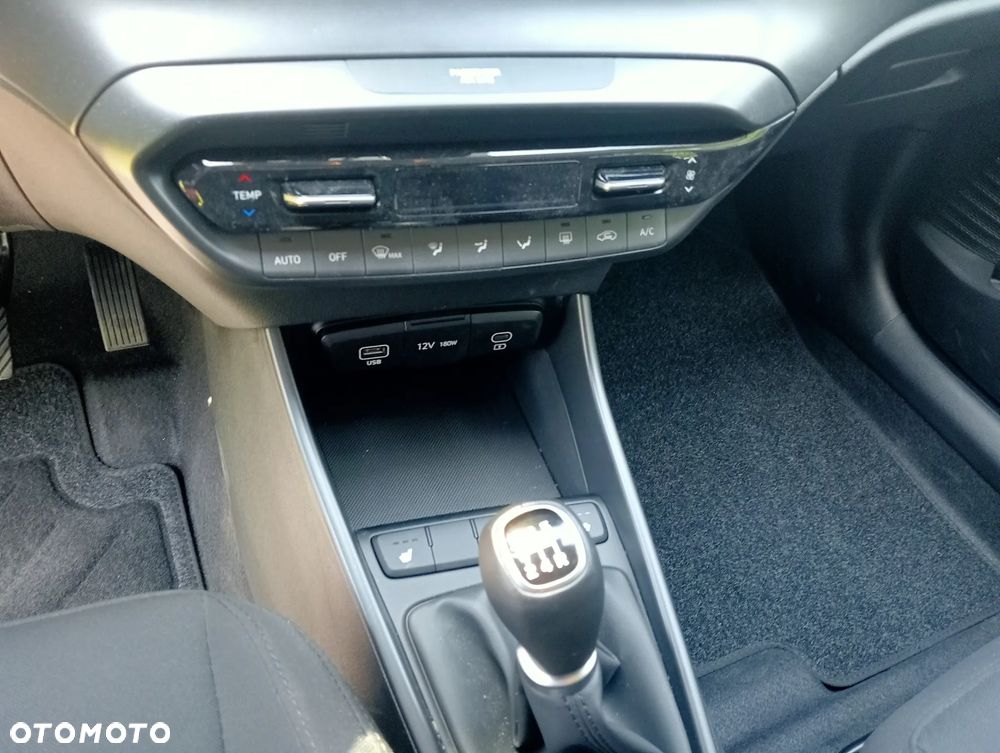 Hyundai i20 1.2 Modern - 8