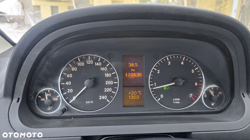 Mercedes-Benz Klasa A 150 BlueEFFICIENCY Elegance - 25