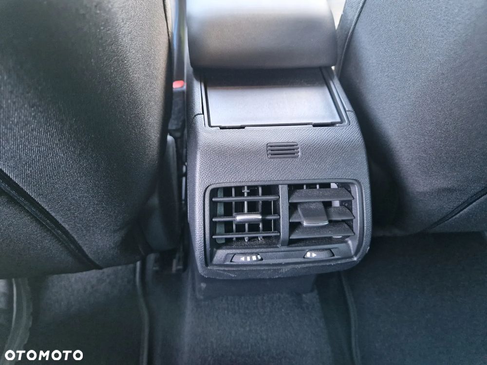 Citroën C4 BlueHDi 130 Stop&Start EAT8 FEEL PACK - 16