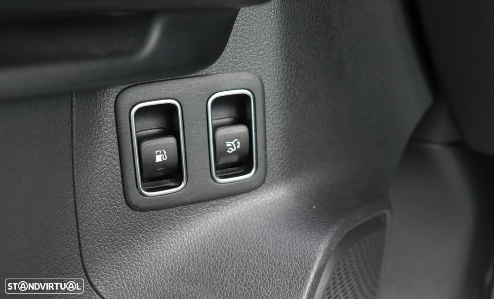 Mercedes-Benz B 250 e 8G-DCT Progressive - 32