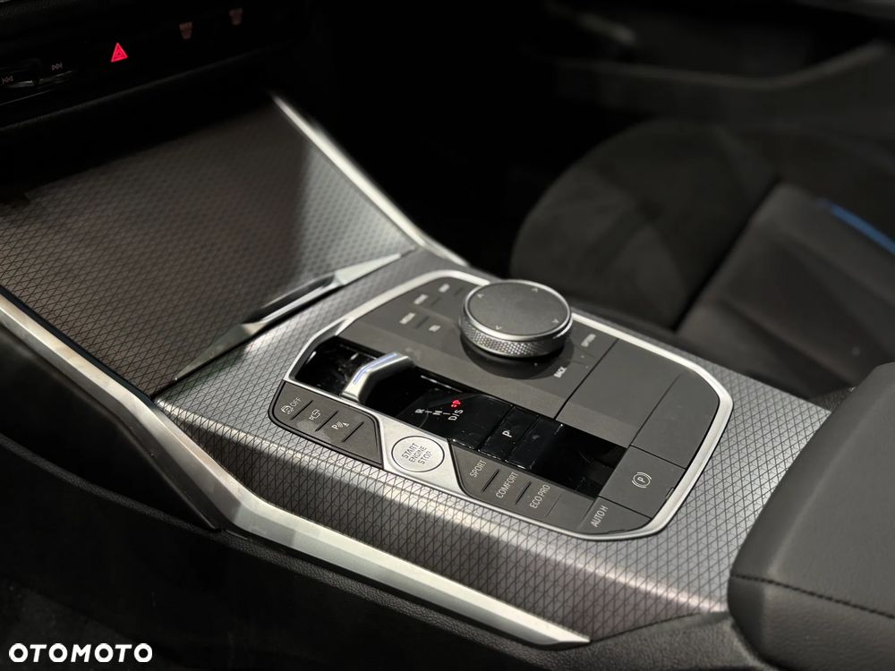BMW Seria 3 320d xDrive M Sport sport - 13