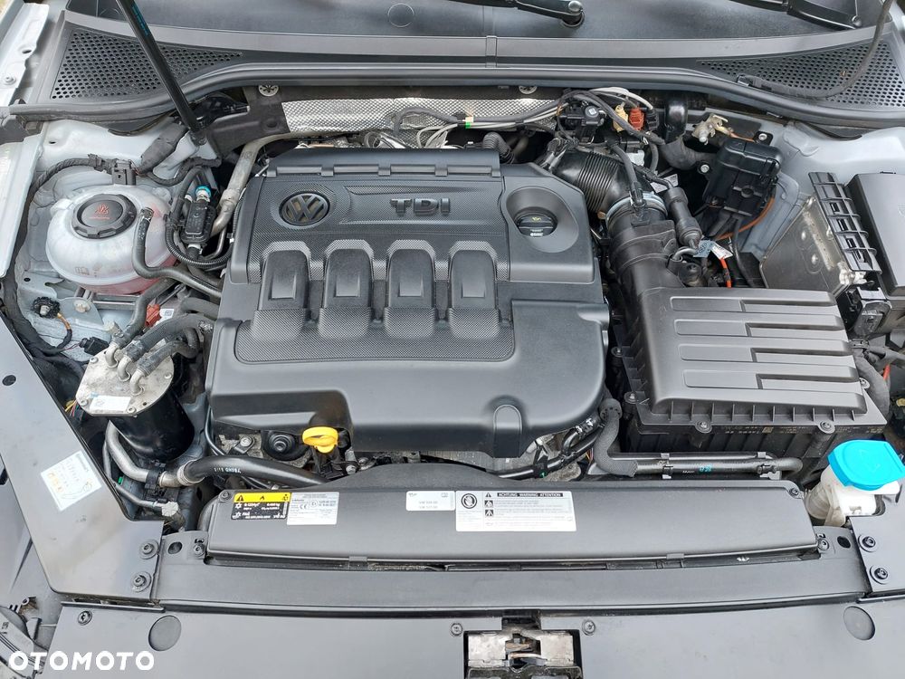 Volkswagen Passat 2.0 TDI SCR DSG Elegance - 10