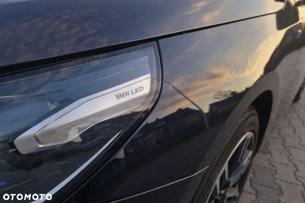 BMW Seria 5 520i mHEV - 6