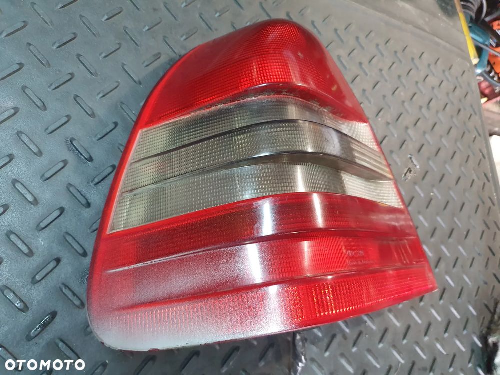MERCEDES W202 LAMPA TYŁ LEWA SEDAN EUROPA + WTYCZKA INSTALACJA - 2