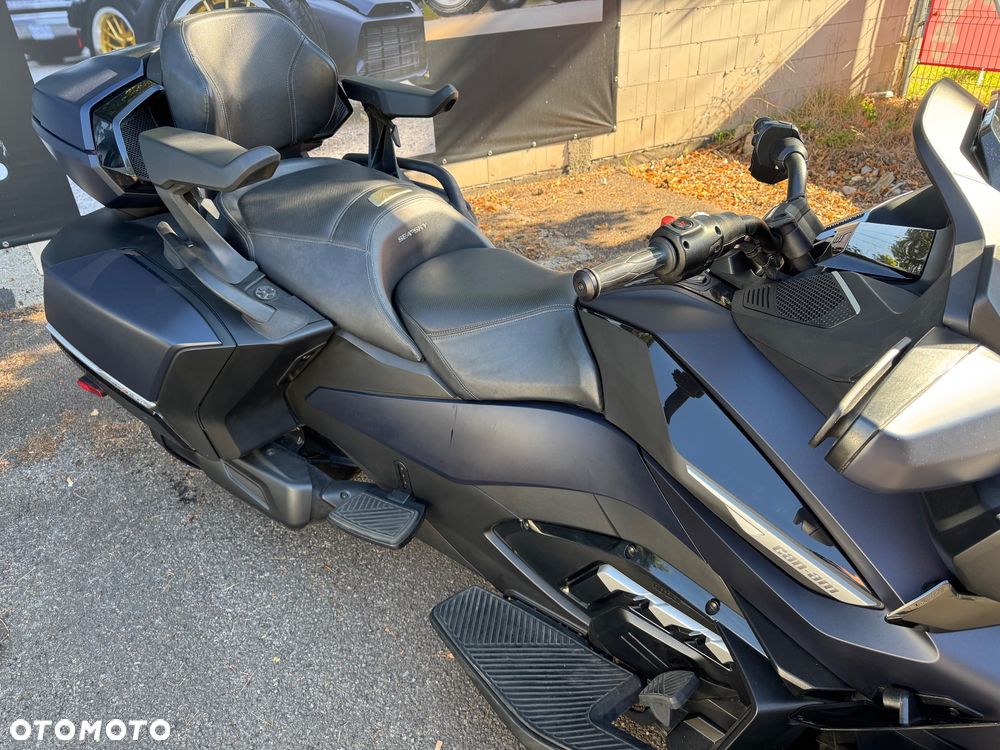 Can-Am Spyder - 6