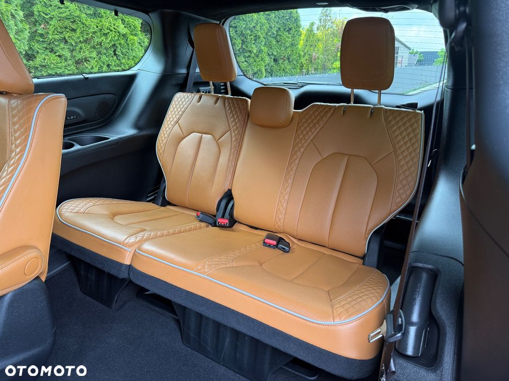 Chrysler Pacifica - 28