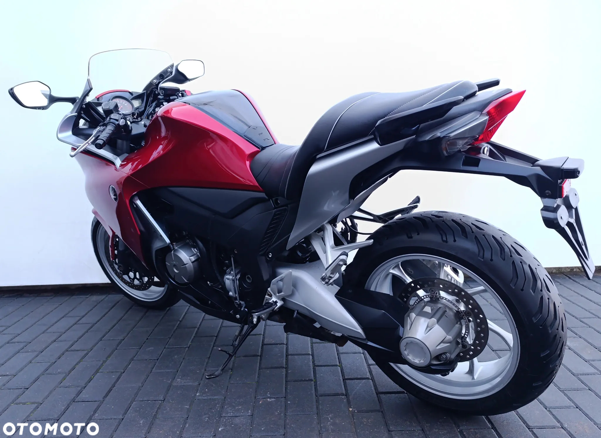 Honda VFR - 4