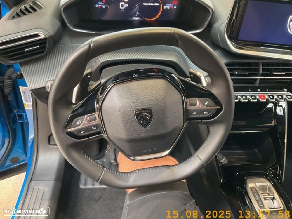 Peugeot 2008 1.2 PureTech Allure EAT8 - 6