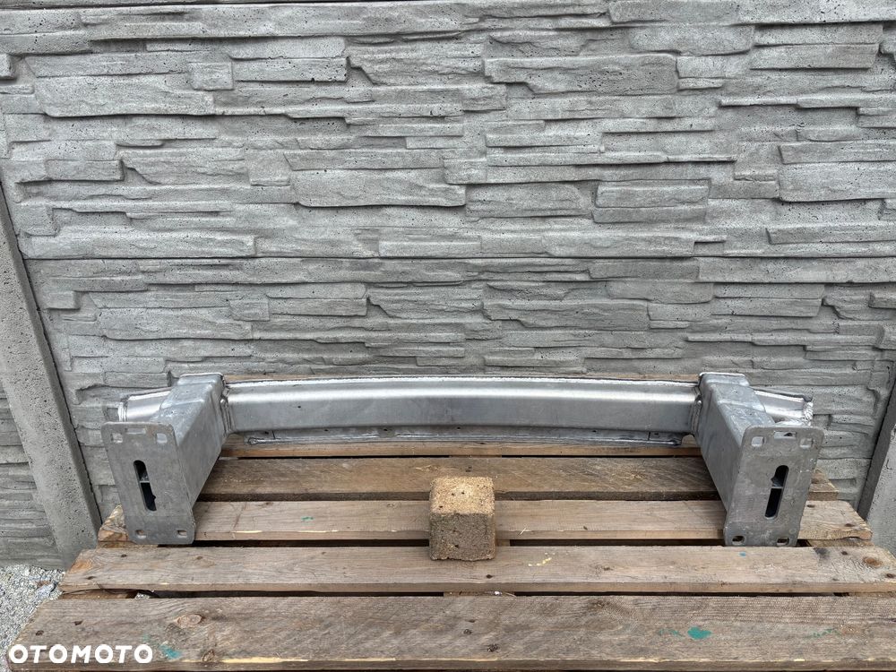 AUDI Q7 Q8 4M 4M0807109C belka zderzaka - 2