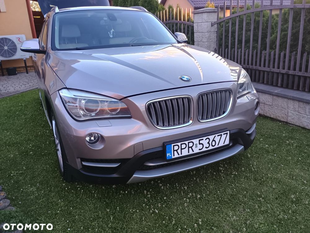 BMW X1 xDrive20i Sport Line - 13