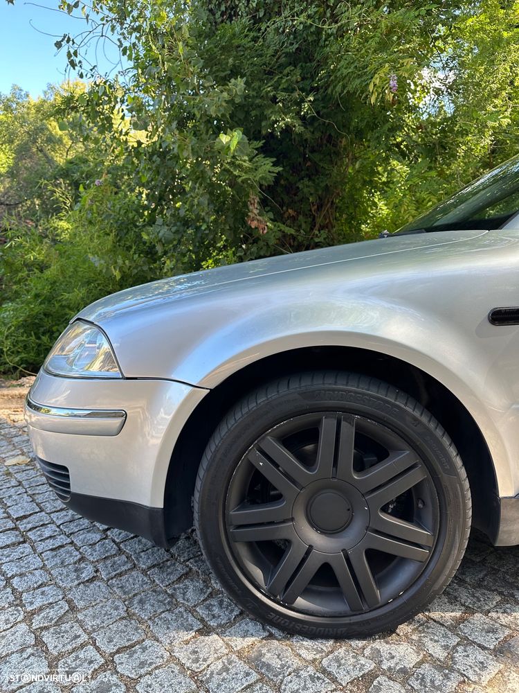 VW Passat 1.9 TDi Highline Tip - 5