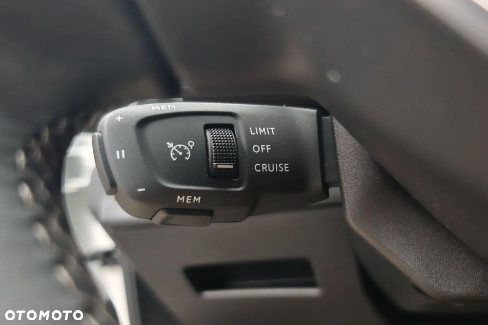 Peugeot 3008 1.2 PureTech mHEV Allure Pack S&S e-DCS6 - 26