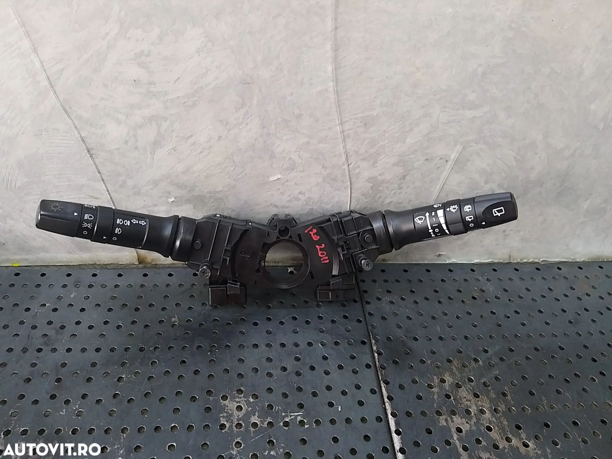 Bloc manete semnalizare stergator parbriz hyundai i20 934201j110 934101j200 - 1