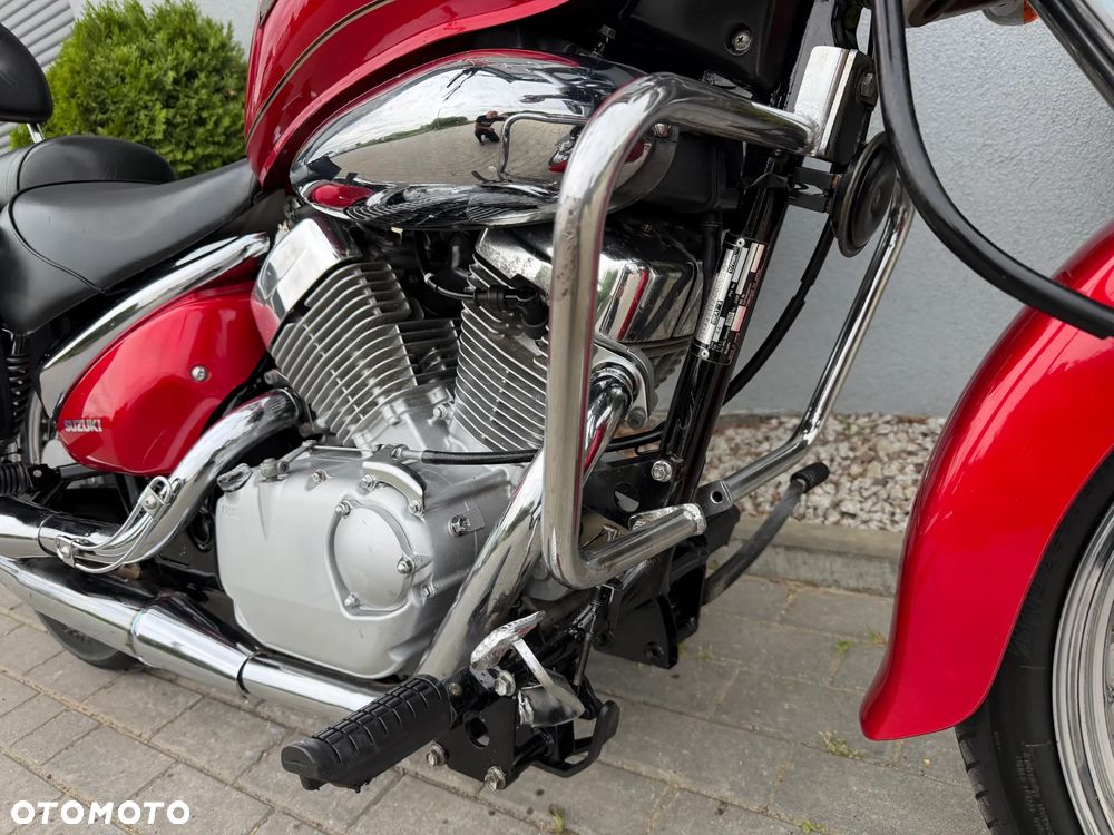 Suzuki Intruder - 14