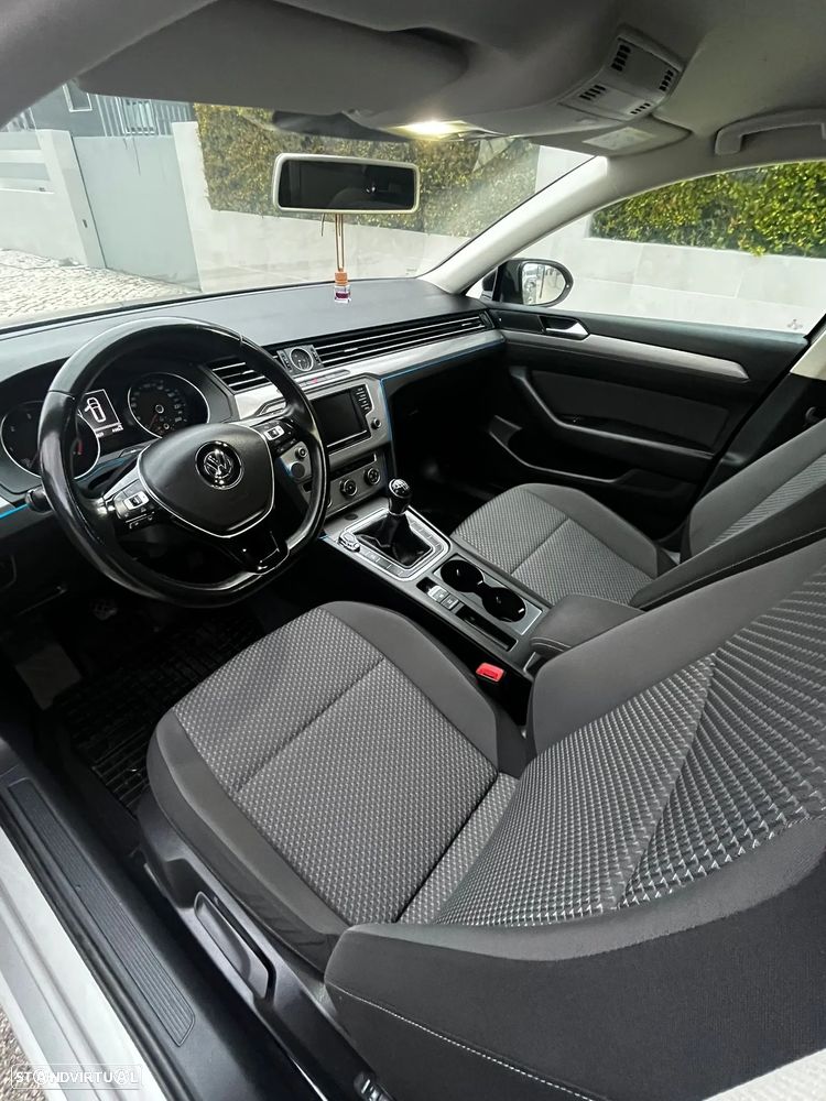 VW Passat Variant 1.6 TDI Confortline - 9