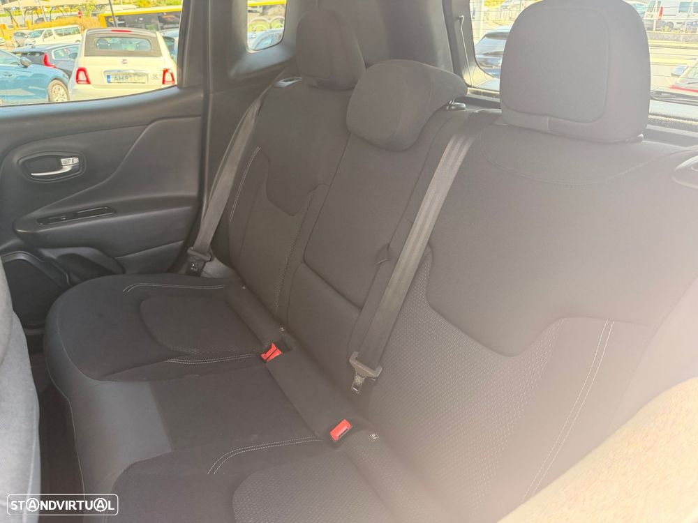 Jeep Renegade 1.0 T Limited - 36