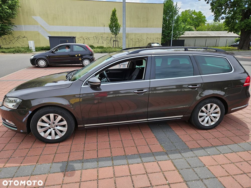 Volkswagen Passat - 4