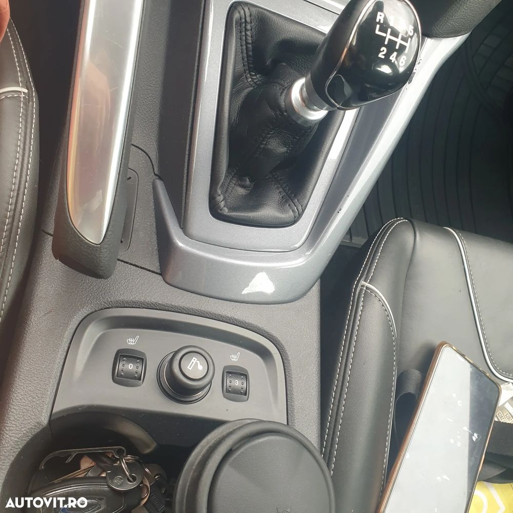 Ford Focus 1.6 EcoBoost Start-Stopp-System Champions Edition - 4