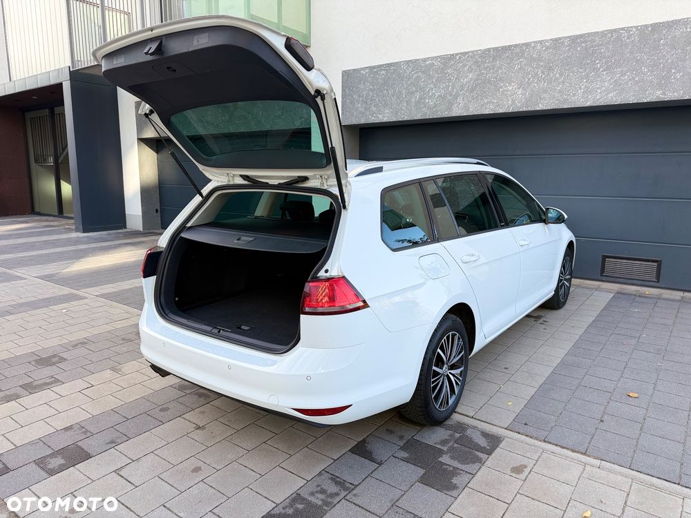 Volkswagen Golf - 23