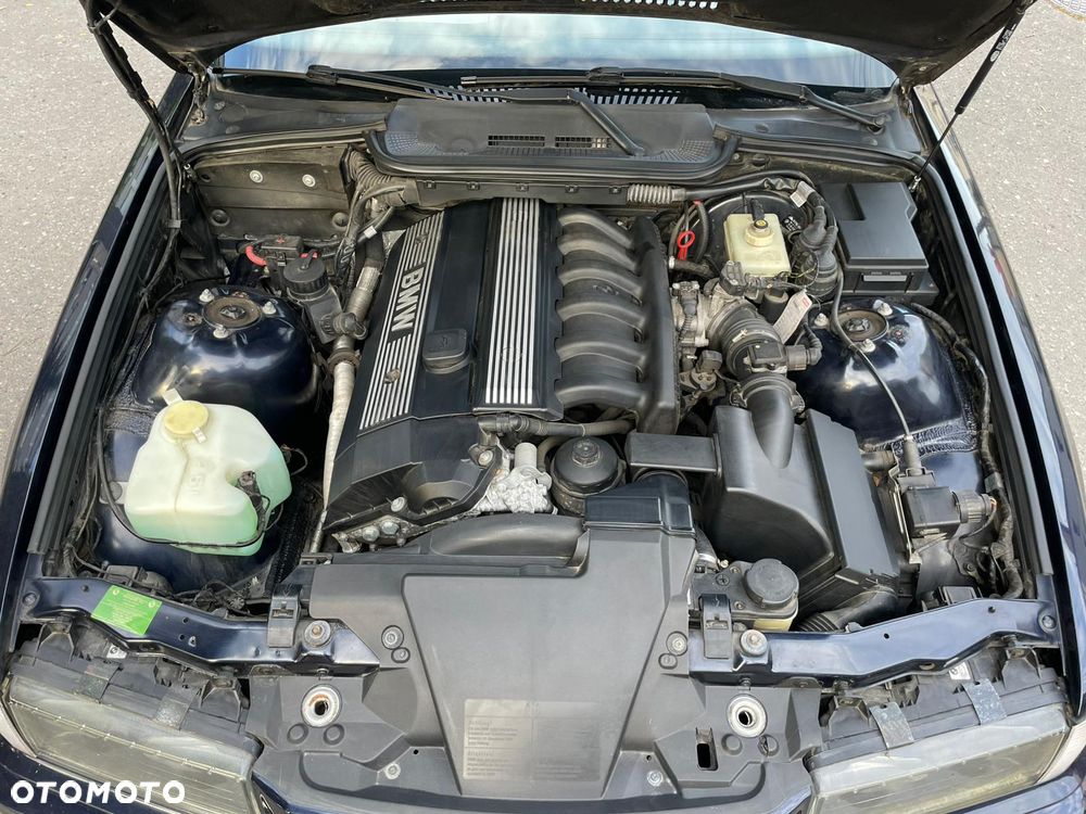 BMW Seria 3 - 16