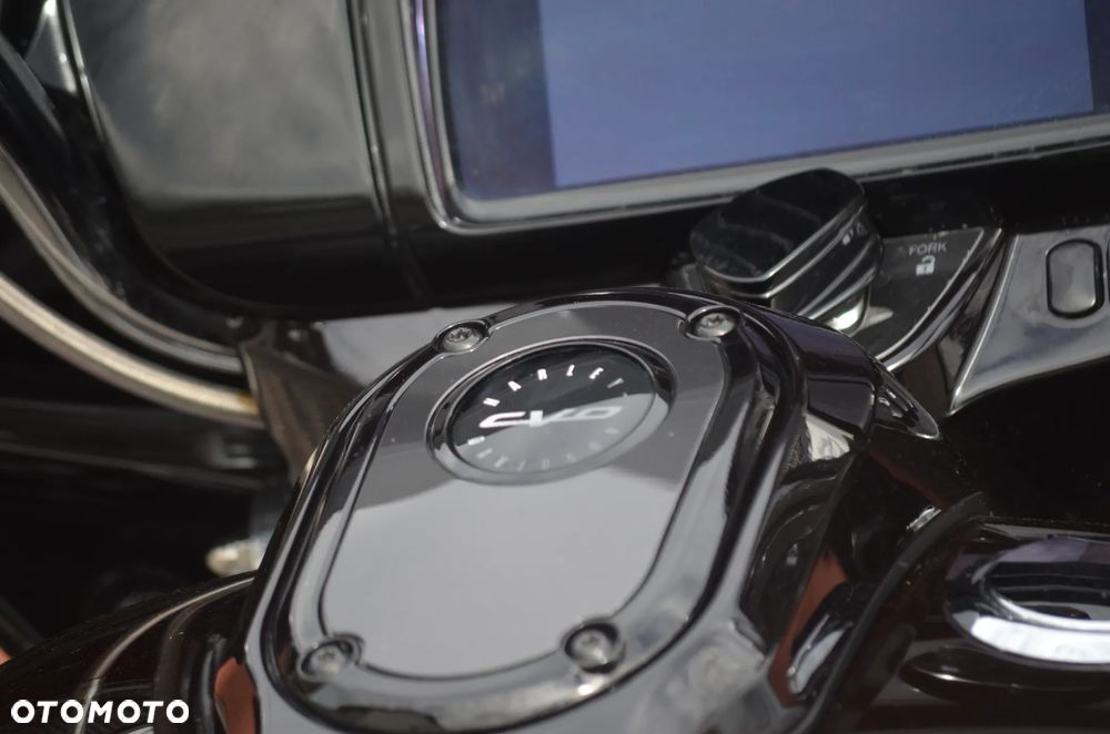 Harley-Davidson Touring Street Glide - 26