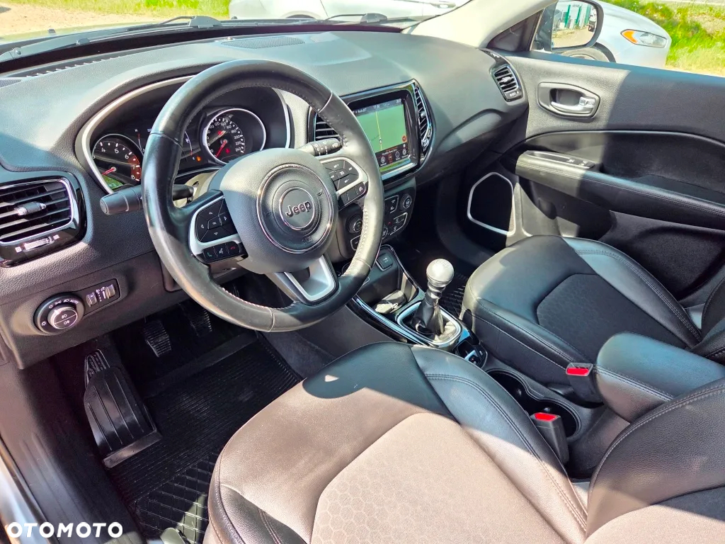 Jeep Compass 1.4 MultiAir Longitude - 26