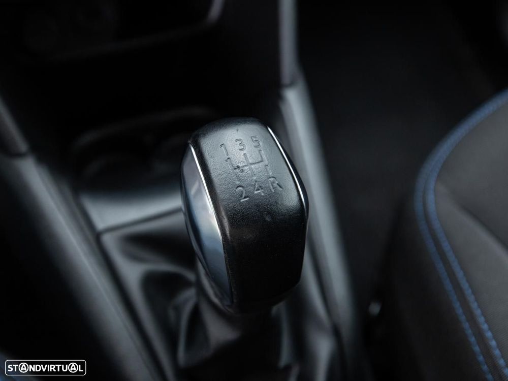 Peugeot 208 - 15