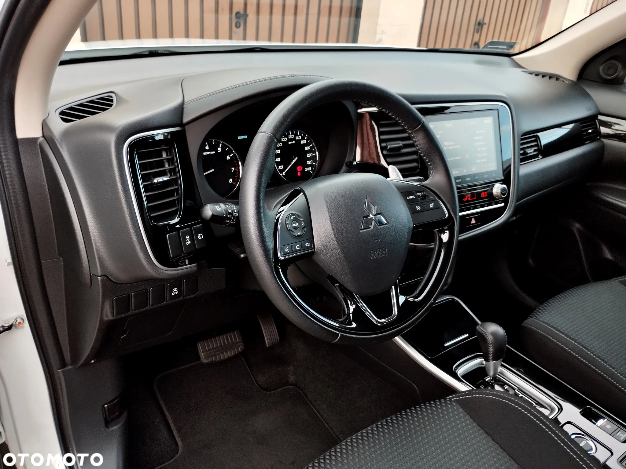 Mitsubishi Outlander 2.0 Intense + Navi 4WD CVT - 10
