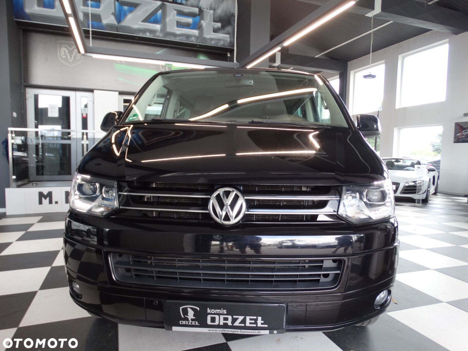 Volkswagen Multivan - 11