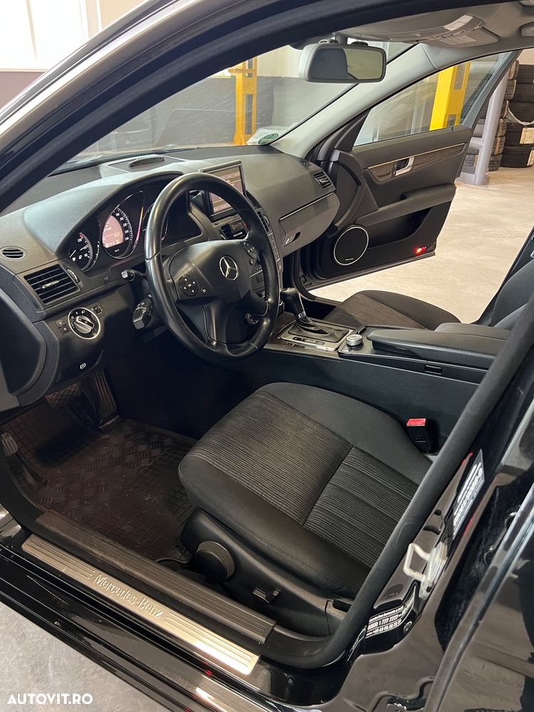 Mercedes-Benz C - 9